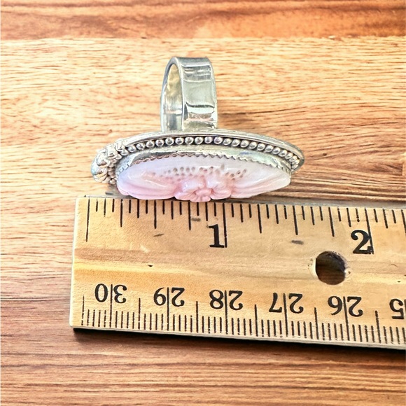 Native Pink Carved Flower Conch Ring in Sterling Silver - Picture 4 of 11